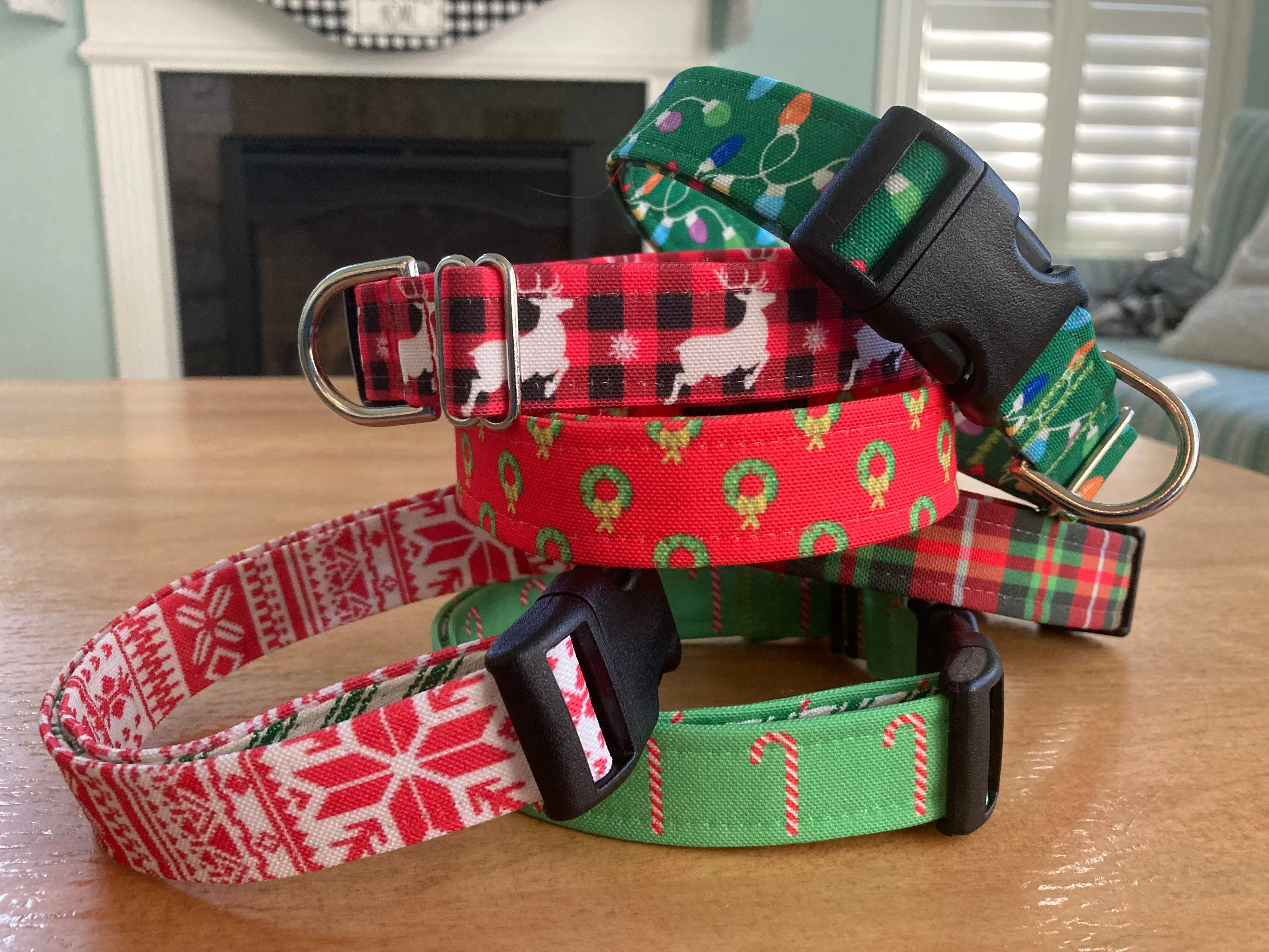 Classic Christmas Plaid Collar